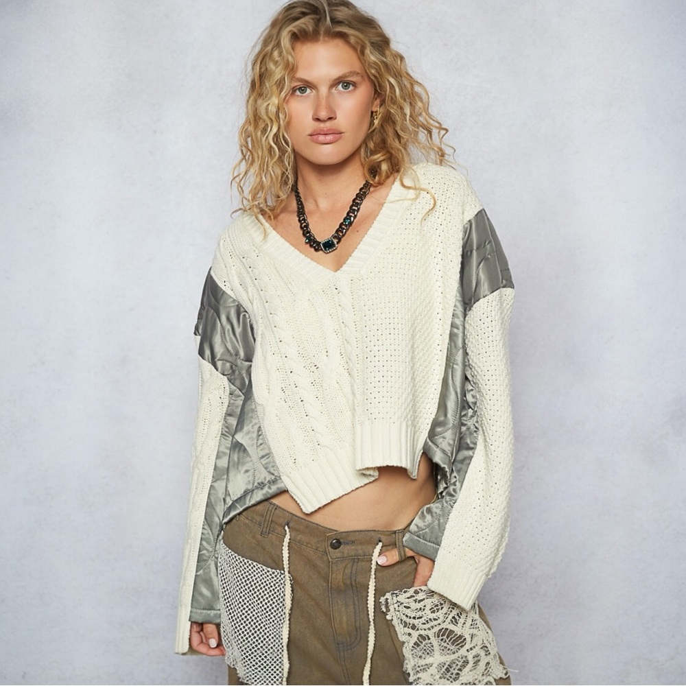 NWT POL‎ Stylish Cream and Gray Women's Sweater